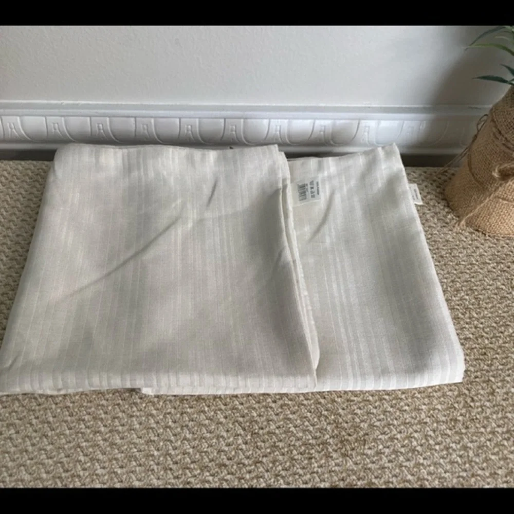 🌸Set of 2 Pillow Cases🤍🤎